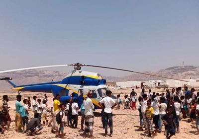 "خليفة الإنسانية" تنقل كوادر طبية جوًا لقرى سقطرى النائية