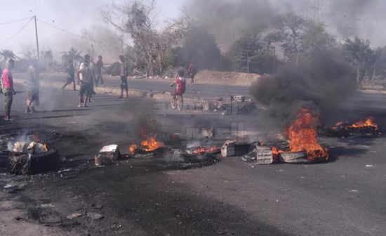 تجدد الاحتجاجات في لحج ومطالب بإقالة المحافظ