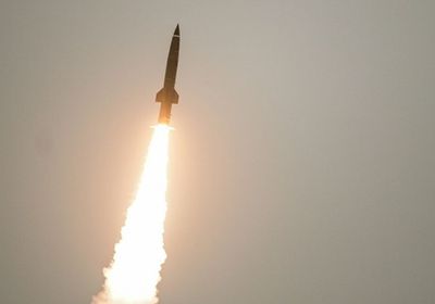 فرنسا تطالب الحوثيين بوقف إطلاق الصواريخ والمُسيرات