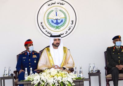 ولي عهد دبي يشهد تخريج دفعة جديدة من طلاب البحرية