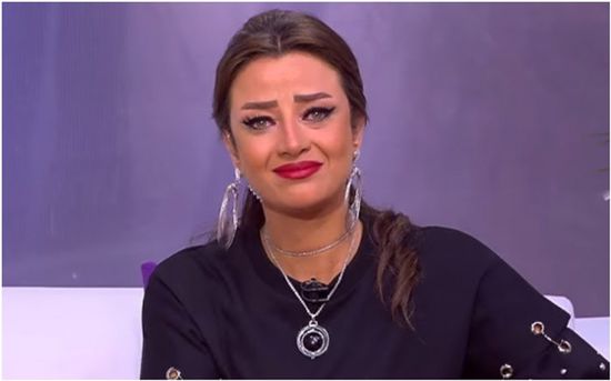 "كانت تنتظر رمضان".. رضوى الشربيني تدعو لوالدتها الراحلة 