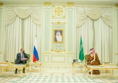 ولي العهد السعودي يبحث مع وزير الخارجية الروسي العلاقات الثنائية