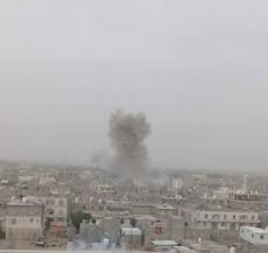 قصف صاروخي حوثي على حي المطار بمأرب