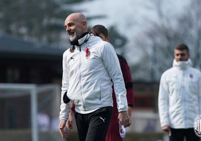 بيولي يعلن تشكيل ميلان أمام يونايتد في قمة الدوري الأوروبي