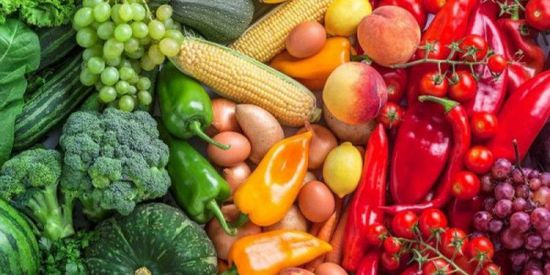 استقرار أسعار الخضروات والفواكه بأسواق عدن اليوم الجمعة