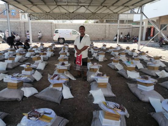 توزيع مستلزمات إنتاج على نحالي ردفان