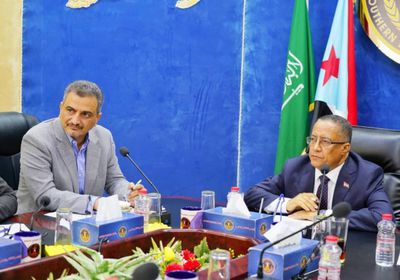 رئاسة الانتقالي تدعو حكومة المناصفة إلى تحسين الأوضاع