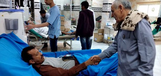 "انتقالي الضالع" يتفقد مركز الغسيل الكلوي ويكرم عامليه