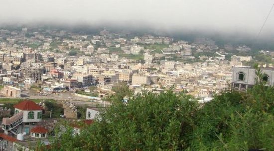 "نظافة إب" يفرض رسومًا ويُغفل المخلفات