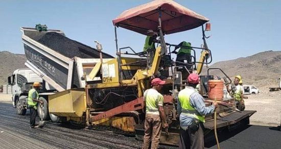 بدء المرحلة الثانية من تأهيل طريق "الحبيلين- العسكرية"