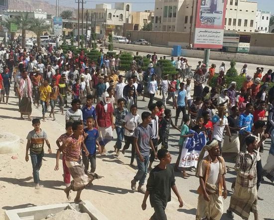 سيئون ترد على حرب الخدمات بعصيان مدني شامل