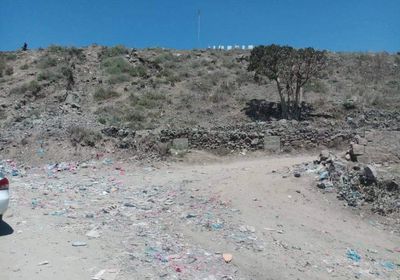 انهيارات جراء تعديات على شارع رئيسي في إب