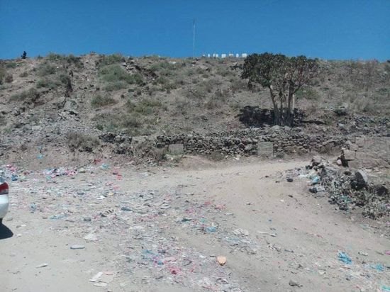 انهيارات جراء تعديات على شارع رئيسي في إب