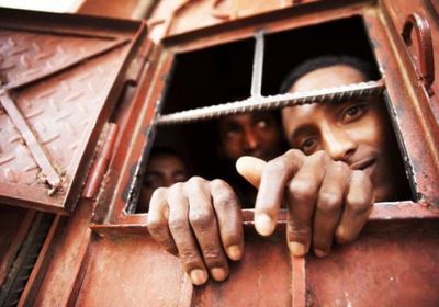 "اليوم": جرائم الحوثي تبدأ بالابتزاز وتنتهي بالموت