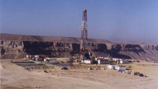 بعد انقطاعها لساعات.. انتظام خدمات الاتصالات في حضرموت