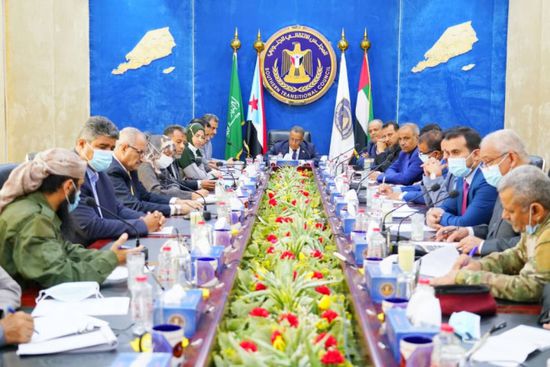 "الانتقالي" يؤيد التحركات الشعبية ويدعو لالتزام السلمية