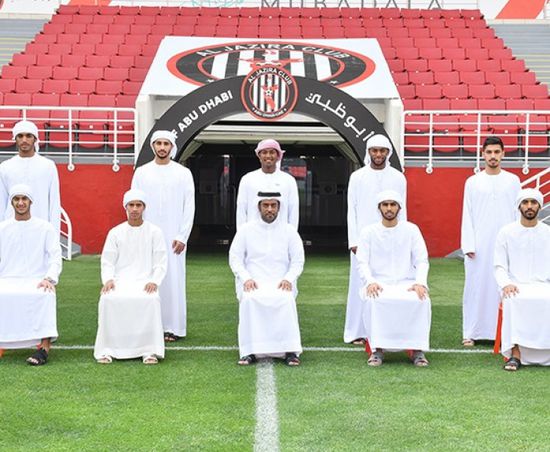 الجزيرة الإماراتي يوقع عقود احترافية مع 11 لاعبا من خريجي أكاديميته
