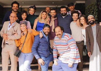 محمد لطفي بصحبة هاني سلامة ويسرا اللوزي في كواليس "بين السما والأرض"