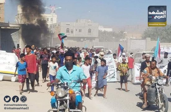 "نقابات وادي حضرموت" يواصل الإضراب ويندد بالاعتداء على المحتجين