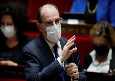 رئيس الوزراء الفرنسي يتلقى لقاح أسترازينيكا