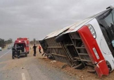 من ارتفاع 50 متر.. انحراف حافلة يودي بحياة 14 شخص في سيريلانكا