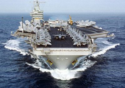 حاملة الطائرات الأمريكية "آيزنهاور" تصل خليج سودا بجزيرة كريت
