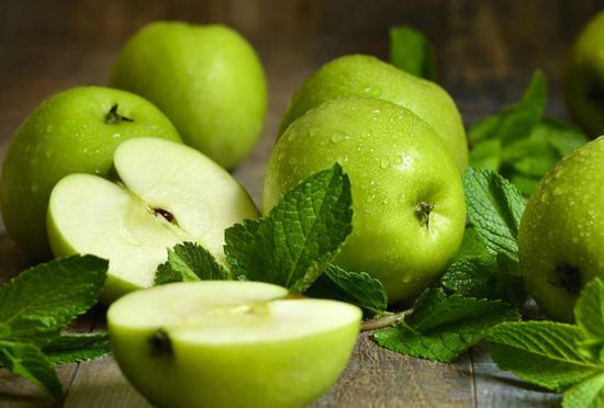 يحسّن الجهاز المناعي.. فوائد التفاح الأخضر
