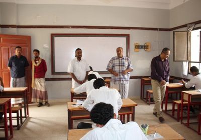 23.432 طالب يؤدون الامتحانات بمدارس الشحر