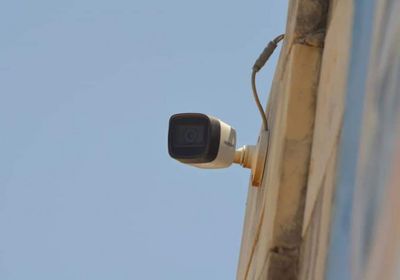 شرطة سقطرى تنشر كاميرات مراقبة لتعزيز الأمن