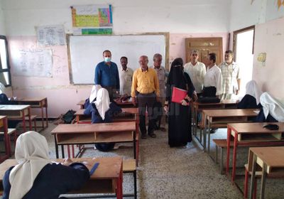 فريق توجيهي يتفقد سير الاختبارات بمدرسة الزهراء في خنفر