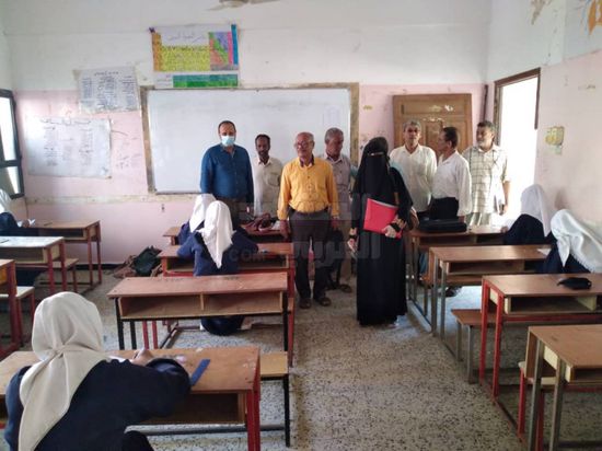 فريق توجيهي يتفقد سير الاختبارات بمدرسة الزهراء في خنفر