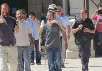 طلاب يهود يقتحمون باحات المسجد الأقصى