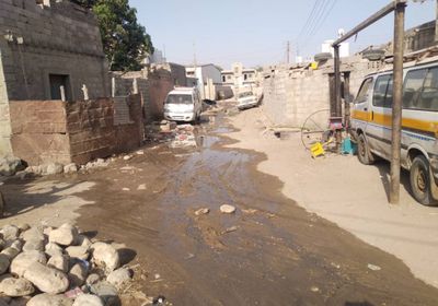 سلطات خنفر تتقاعس عن إنهاء أزمة طفح الصرف بجعار