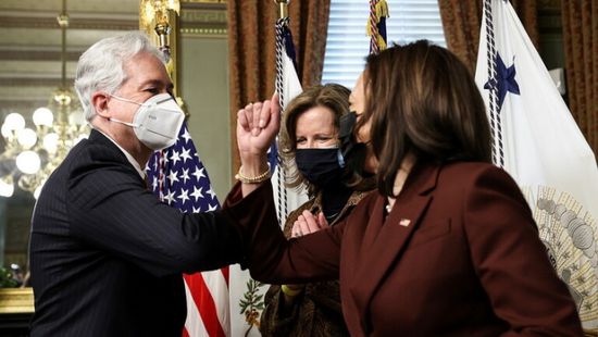  نائبة بايدن تدين إطلاق النار الجماعي في مدينة بولدر