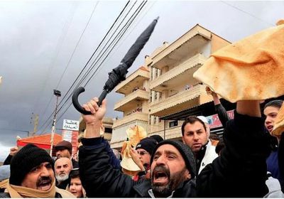 لبنان يواجه الأزمة الاقتصادية بزيادة سعر الخبز