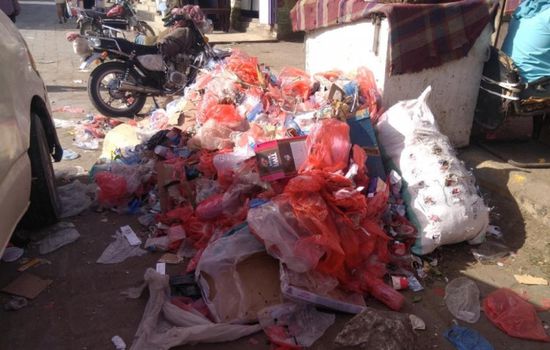 أكوام القمامة تنتشر بشوارع الحوطة