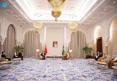  بن سلمان يلتقي وزير الخارجية الصيني بالمملكة