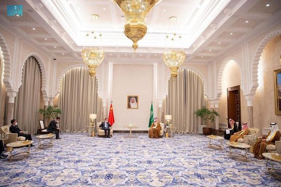  بن سلمان يلتقي وزير الخارجية الصيني بالمملكة