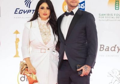 أحمد الفيشاوي يستعيد ذكرياته مع زوجته على السجادة الحمراء (صور)