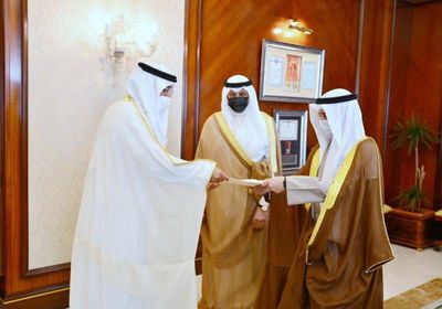 سفير الإمارات يقدم أوراق اعتماده إلى وزير خارجية الكويت