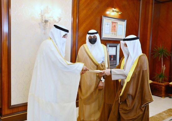 سفير الإمارات يقدم أوراق اعتماده إلى وزير خارجية الكويت