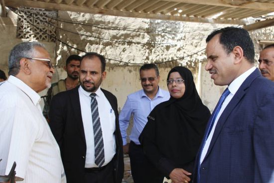 وزير الزراعة يتفقد الأوضاع بمبنى "علوم البحار" بعدن
