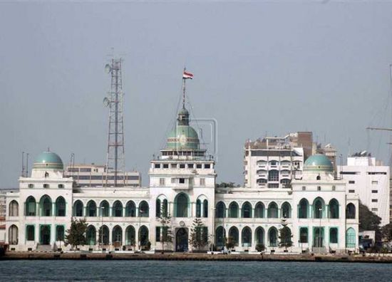  هيئة قناة السويس تُرحب بالمبادرة الأمريكية لتعويم السفينة الجانحة