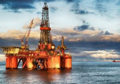  أسعار النفط ترتفع 2% بفعل أزمة الملاحة في قناة السويس‏