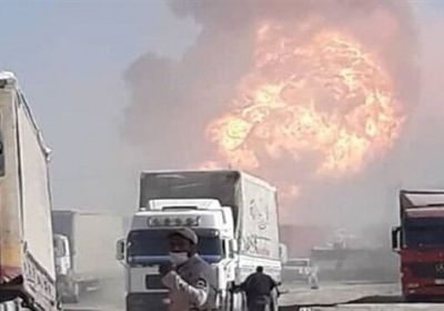حرق الشاحنات.. حلقة جديدة من سلسلة الإجرام الحوثي في قطاع النفط