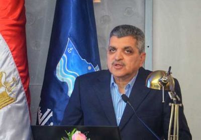  رئيس هيئة قناة السويس: 321 سفينة عالقة بسبب جنوح الحاوية البنمية 