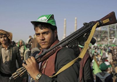  الحاضنة المزيفة.. لماذا يصنع الحوثيون مظاهرات الدعم "الكاذب"؟