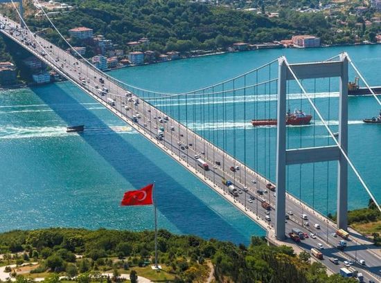 بعد أزمة قناة السويس.. تركيا تقرر تخفيف حركة الشاحنات عبر مضيق البوسفور