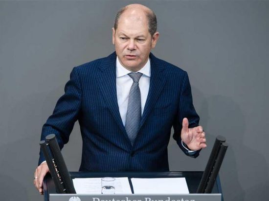 خليفة ميركل يؤيد تشكيل جيش أوروبي موحد