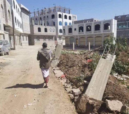 عصابة تهدم ملكية مواطن في إب.. والنيابة تحتجزه